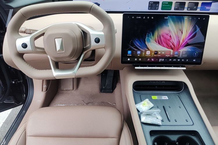 Used Avatr 12 2025 Updated Ultra All-Electric Four-Wheel Drive Center Console