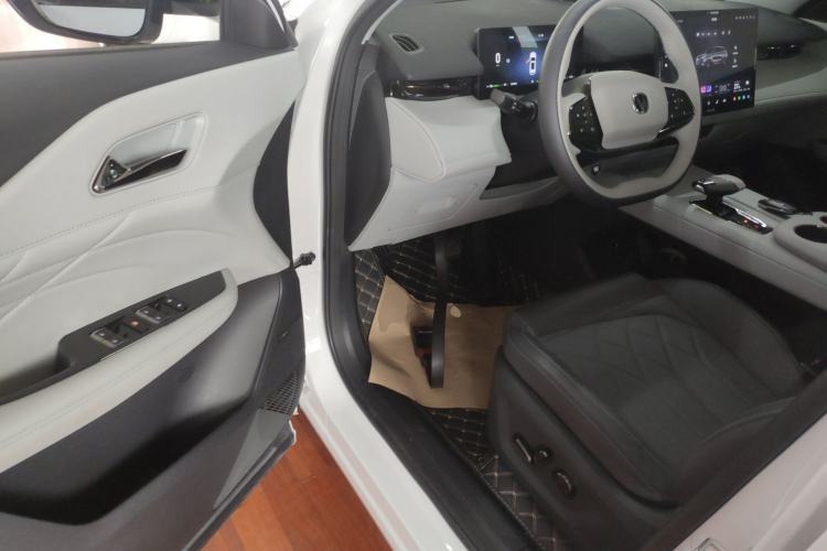 Used CHANGAN UNI-Z New Energy 2024 Blue Whale Smart Electric iDD 125km Excellence Model Driver Seat