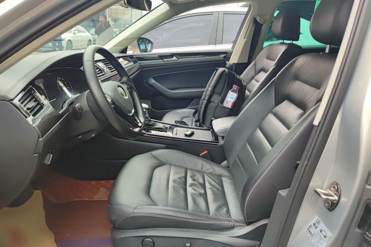 Used Volkswagen Phideon 2019 380TSI Two-Wheel Drive Business Edition China V Standard
