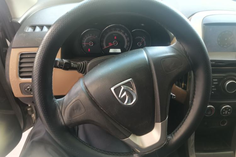 Used Baojun 630 2013 1.5L manual Comfort trim
