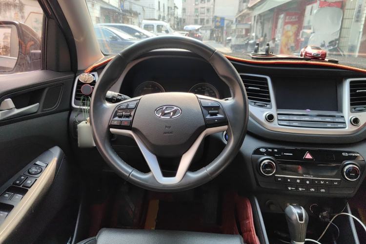 Used Hyundai Tucson 2015 1.6T Dual-Clutch Two-Wheel-Drive Smart Model
