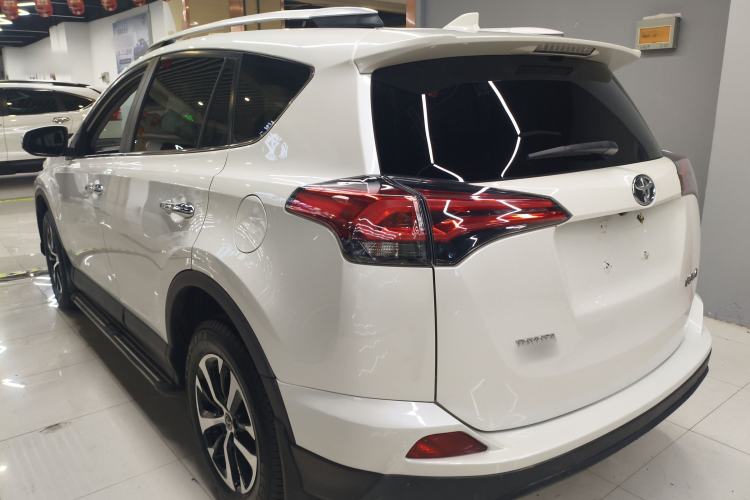 Used Toyota RAV4 2016 2.0L CVT Two-Wheel Drive Comfort Edition China V Standard