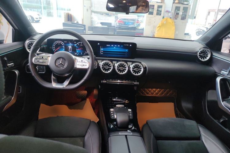 Used Mercedes-Benz A-Class 2022 Revised Version A 200 L Sport Sedan Fashionable Style