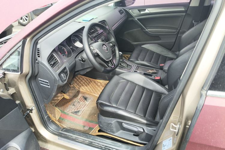 Used Volkswagen Golf 2016 230TSI Automatic Luxury Version Driver Seat