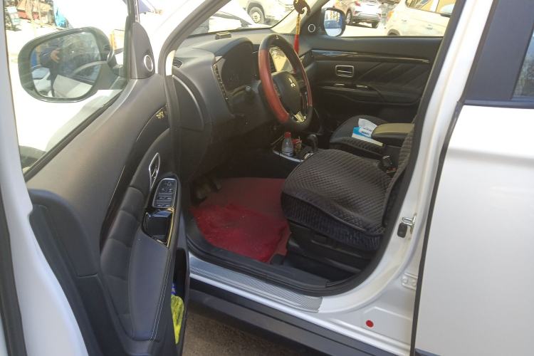 Used Mitsubishi Outlander 2019 2.0L Two-Wheel Drive Comfort Edition 5 Seats China V Standard
