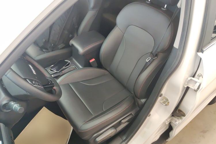 Used Haval M6 2019 1.5T DCT Two-Wheel Drive Elite Version China VI Standard Left Front Seat