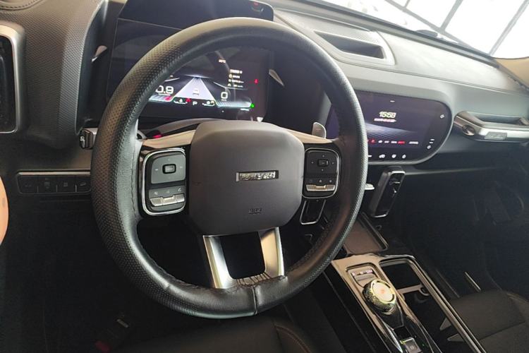 Used Haval DARGO 2022 2.0T DCT 4x4 Chinese Rural Dog Hunting Edition Center Console