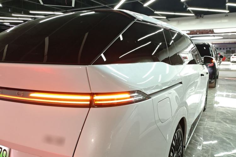 Used XPeng X9 2025 740 Ultra-Long Range Max