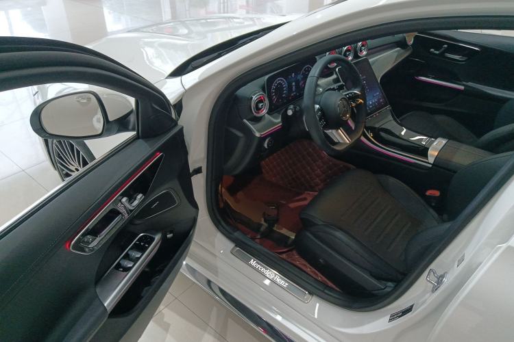 Used Mercedes-Benz C-Class 2024 Restyled C 260 L Sport Edition Driver Seat