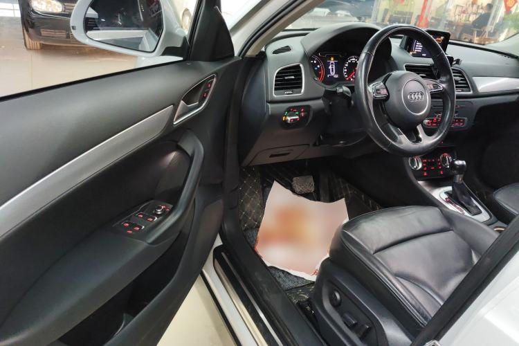 Used Audi Q3 2016 30 TFSI Collector's Edition Comfort Model
