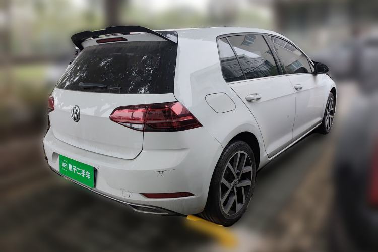 Used Volkswagen Golf 2018 230TSI Automatic Luxury Version Rear Right 45 Deg