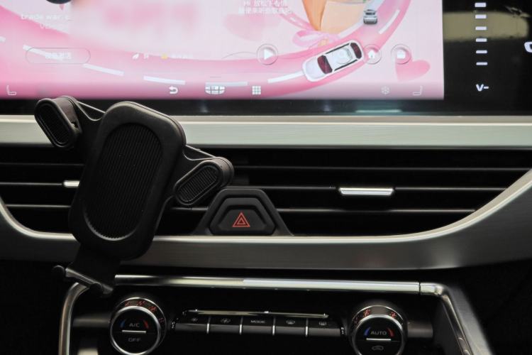 Used Geely Auto Monjaro New Energy 2019 Updated 400T YAOXINGER Pure Electric Range of 56 KM
