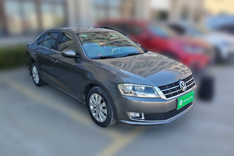 Used Volkswagen Lavida 2013 1.6L Manual Fashion Edition Front Right 45 Deg