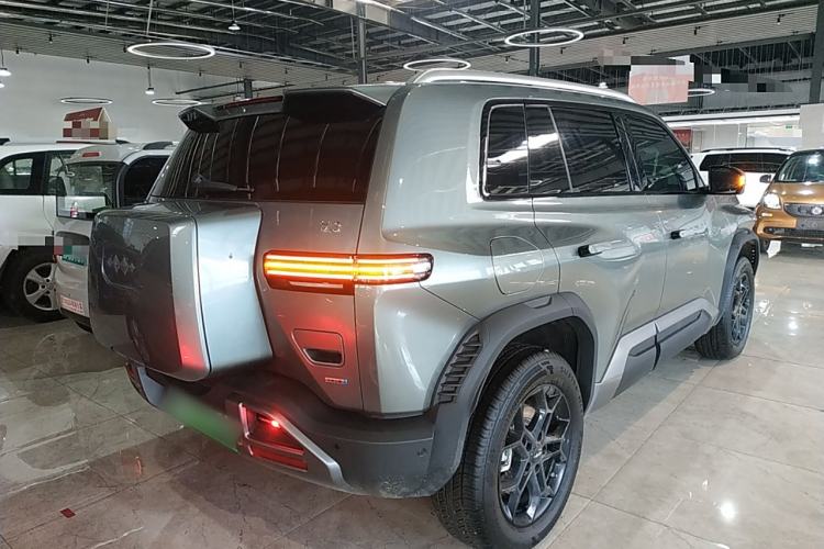 Used Formula Leopard Titanium 3 2025 501 km Range Rear-Wheel Drive Intelligent Driving Max Edition