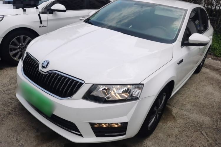 Skoda Octavia 2017 1.6L Automatic Chuanxing Edition usata