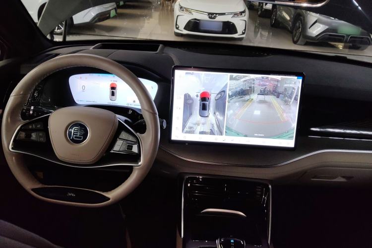 Used BYD Tang New Energy 2022 DM-p 215 km All-Wheel-Drive Deluxe Model Center Console