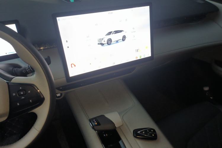 Used Changan UNI-Z New Energy 2024 Blue Whale Smart Electric iDD 125km Excellence Model