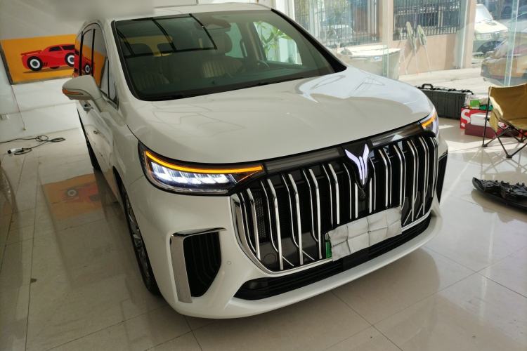 Used VOYAH Dream 2022 Low-Carbon Edition Dream+ Smart Enjoyment Package Front Right 45 Deg