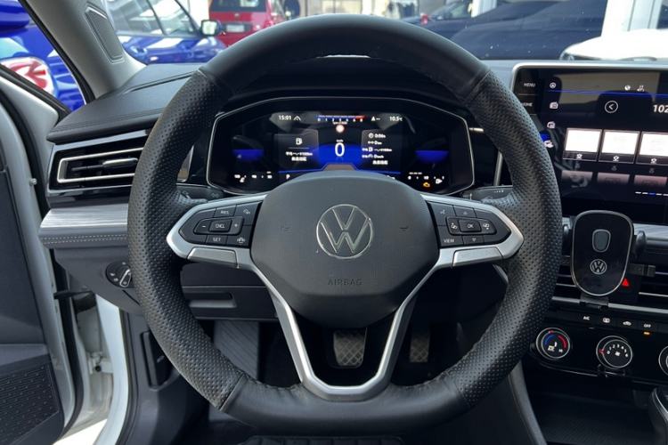 Used Volkswagen Sagitar 2023 300TSI DSG Excellence Edition Interior 10