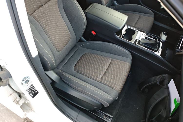 Used Bestune B70 2023 3rd Generation 1.5T Automatic Enjoyment Version 70th Anniversary Edition Right Front Seat