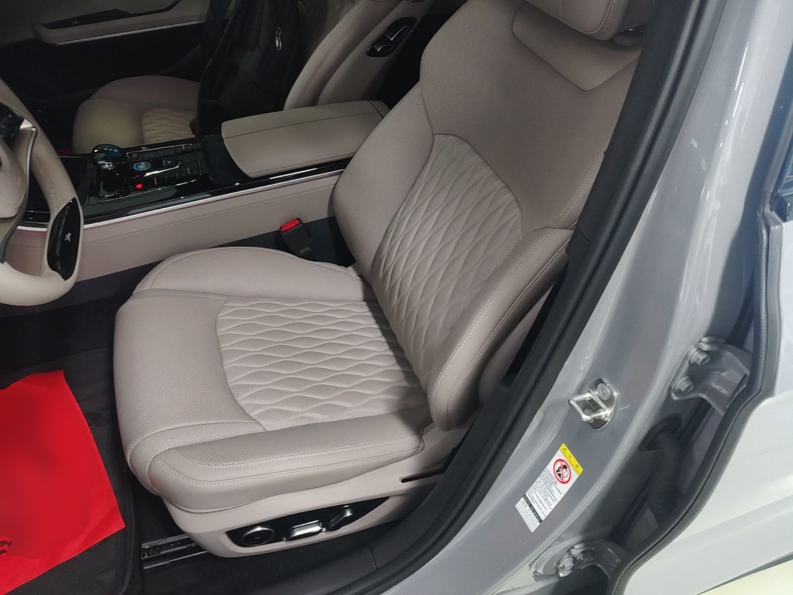BYD Han 2025 DM-i 125KM Elite Model — снимка 17