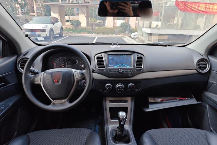 Used Roewe 350 2014 1.5L Manual Swift Edition
