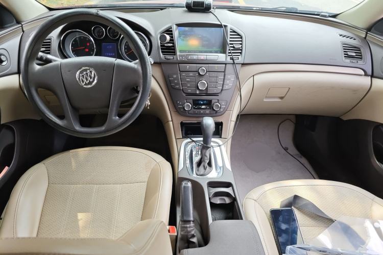 Used Buick Regal 2012 2.0L Comfort Edition Center Console