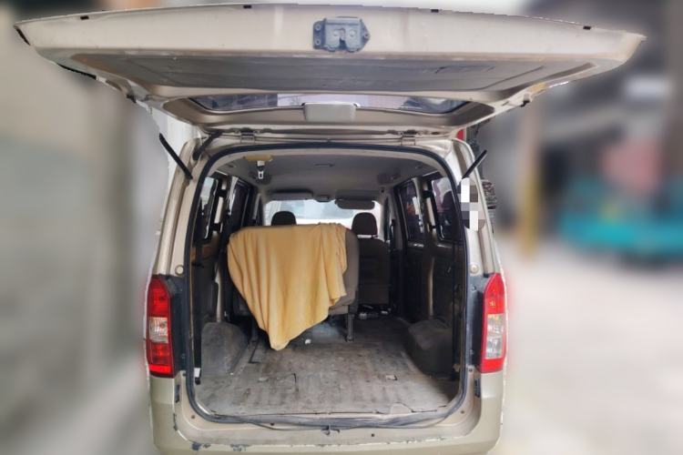 Used Wuling Rongguang V 2015 1.5L Practical Version Trunk