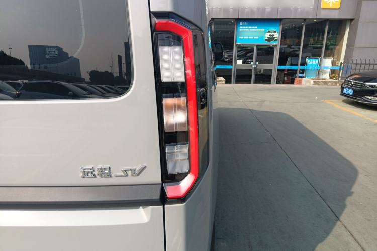 Used Farizon Super VAN 2025 Yucheng Action-Pak, Short-Axle 68kWh ZhiXin, 5-seater