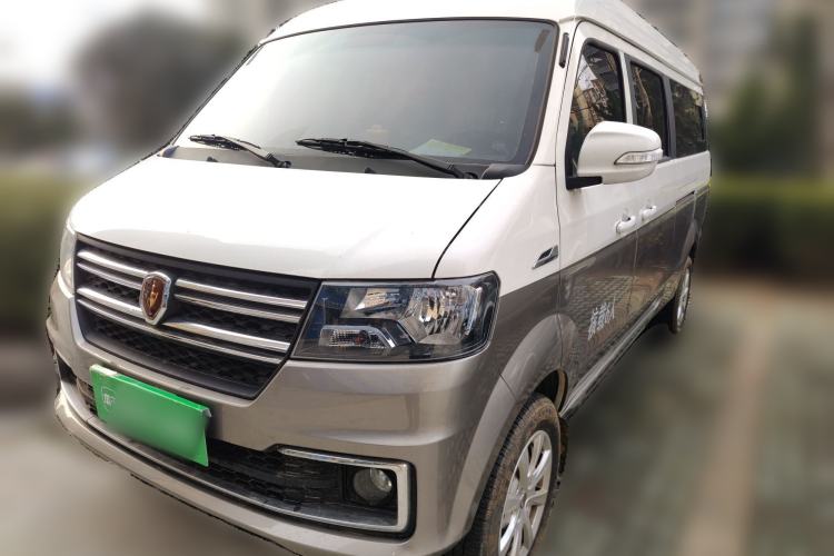 Used Jinbei New Hiace X30L 2024 Wealth Edition Passenger Vehicle 5/6/7 Seater