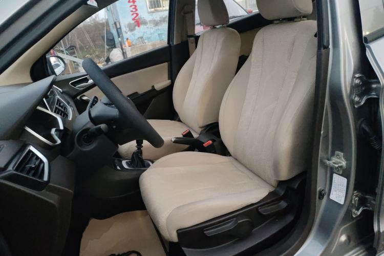 Used Baojun 310W 2017 1.5L Manual Comfort Version China V