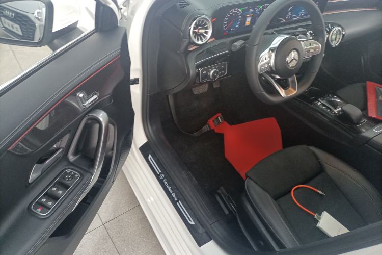 Used Mercedes-Benz A-Class 2022 Revised Version A 200 L Sport Sedan Fashionable Style Driver Seat
