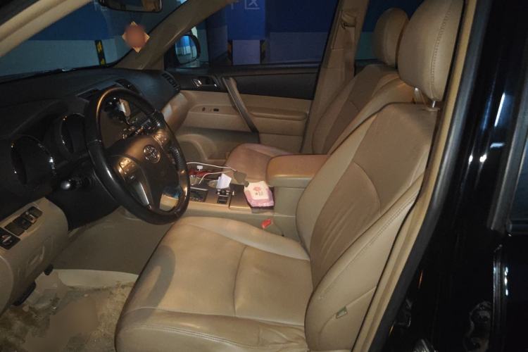 Used Toyota Highlander 2011 2.7L Two-Wheel Drive 7-Seater Luxury Edition
