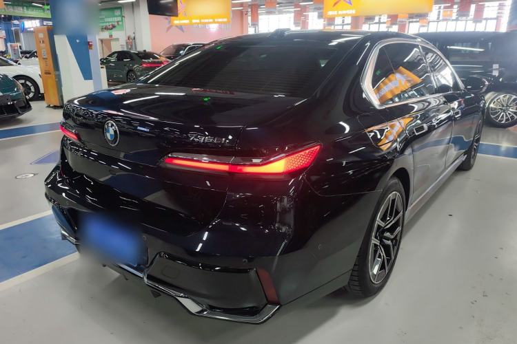 Used BMW 7 Series 2023 735Li M Sport Package Rear Right 45 Deg