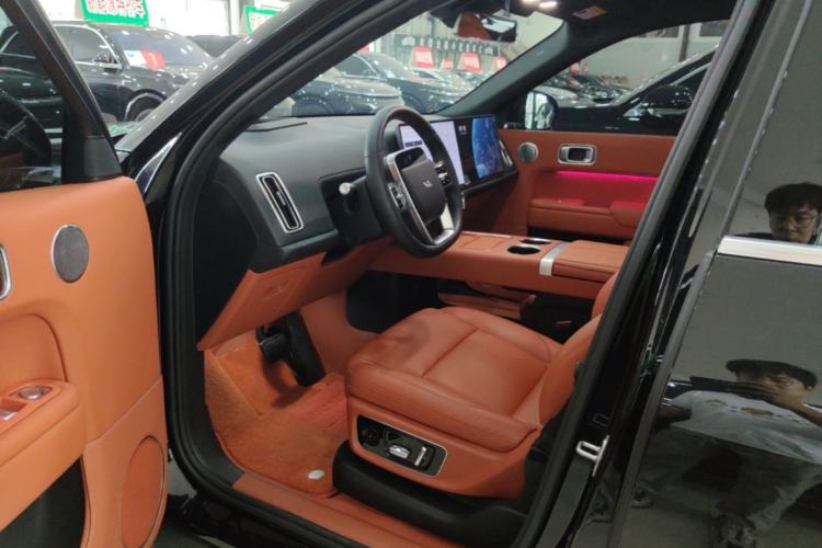 Used Li Auto L8 2023 Pro Model
