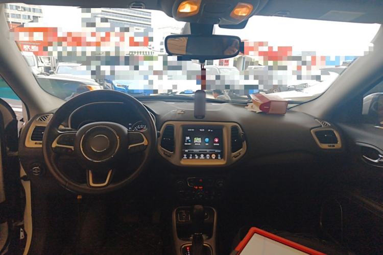 Used Jeep Compass 2017 200T Automatic Family Edition Center Console