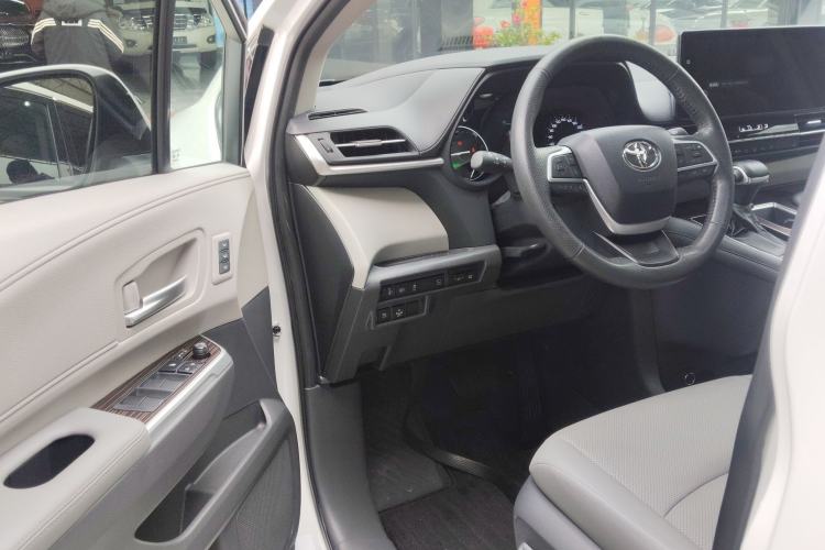 Used Toyota Granvia 2023 2.5L Hybrid Prestige PLUS Edition
