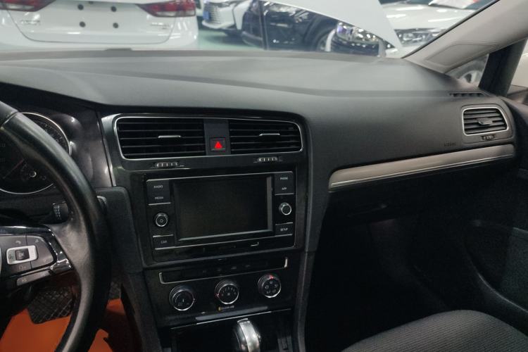 Used Volkswagen Golf 2018 230TSI Automatic Comfort Model
