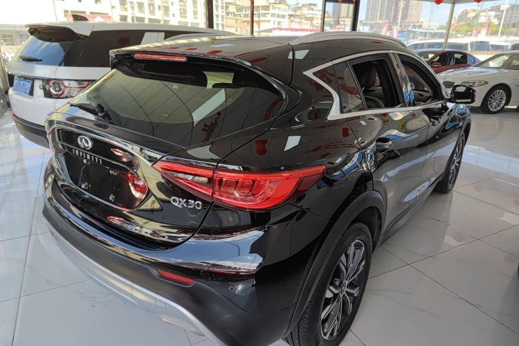 Used Infiniti QX30 2017 2.0T Four-Wheel Drive Fashion Edition
