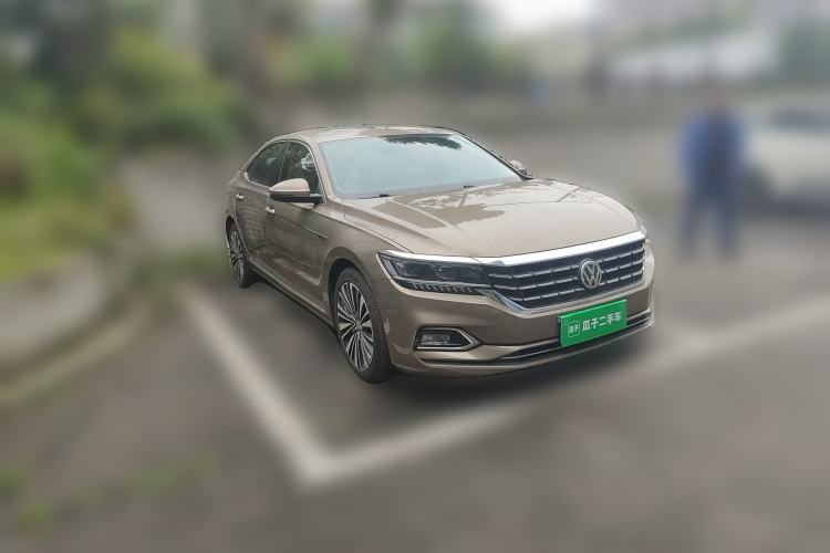 Used Volkswagen Passat 2019 330TSI Luxury Edition China VI Standard
