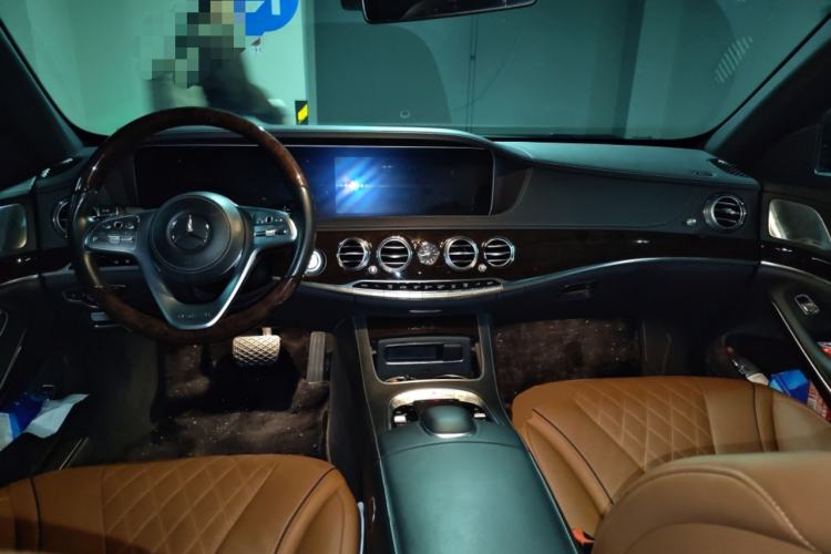 Used Mercedes-Benz Maybach S-Class 2020 S 450 4MATIC Collector's Edition Center Console