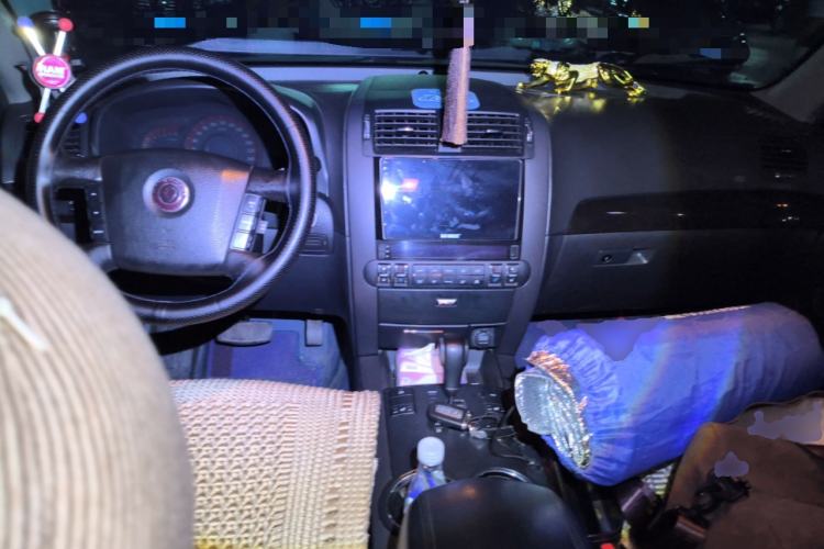 Used Kia Borrego 2008 3.8L Luxury Edition China IV Center Console