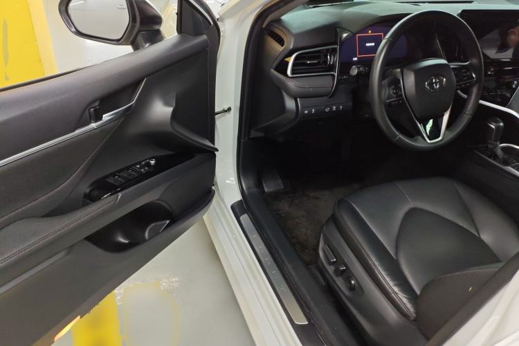 Used Toyota Camry 2021 2.5G Luxury Edition Driver Seat