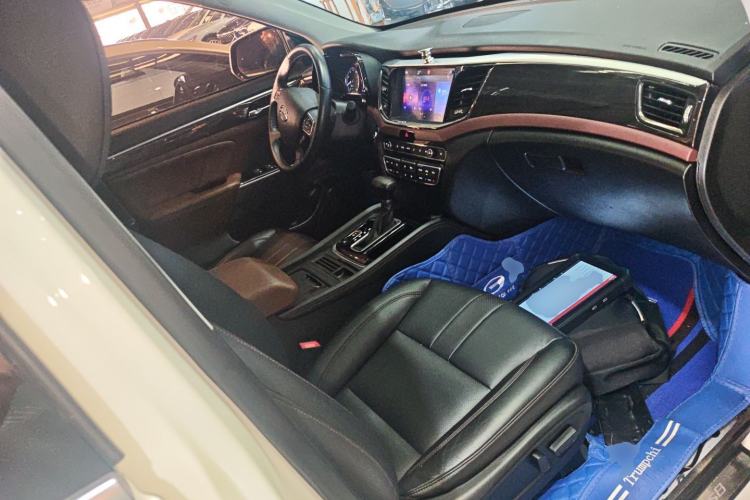 Used GAC Trumpchi GS8 2017 320T Two-Wheel Drive Luxury Edition (7 Seats)
