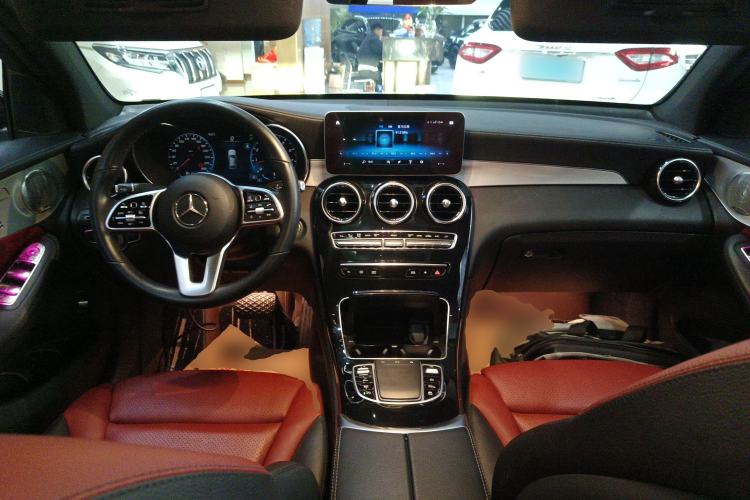 Used Mercedes-Benz GLC Coupe 2021 GLC 260 4MATIC Coupe SUV Center Console