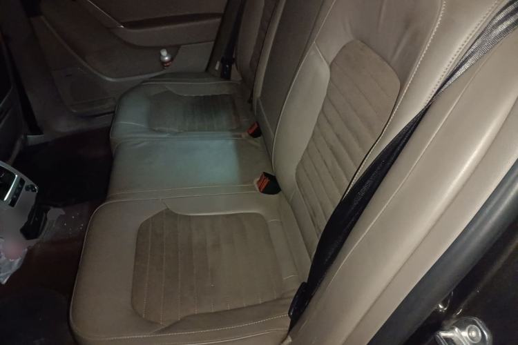 Used Volkswagen Magotan 2015 1.8TSI Prestige Model Left Rear Seat