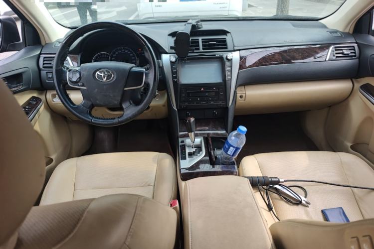 Used Toyota Camry 2015 2.0G Premier Edition Center Console