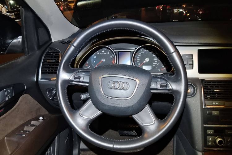 Used Audi Q7 2014 40 TFSI Sport Edition Steering Wheel