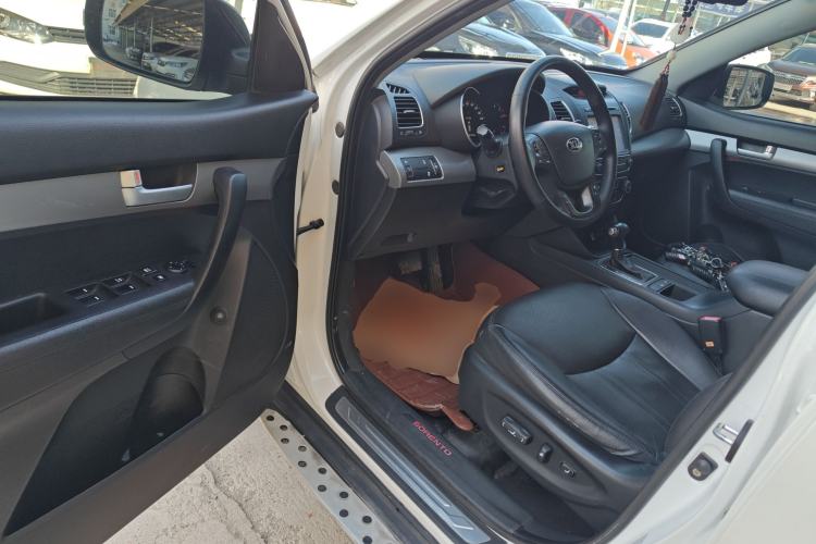 Used Kia Sorento 2013 2.4L 5-Seater Gasoline Luxury Version China IV Standard
