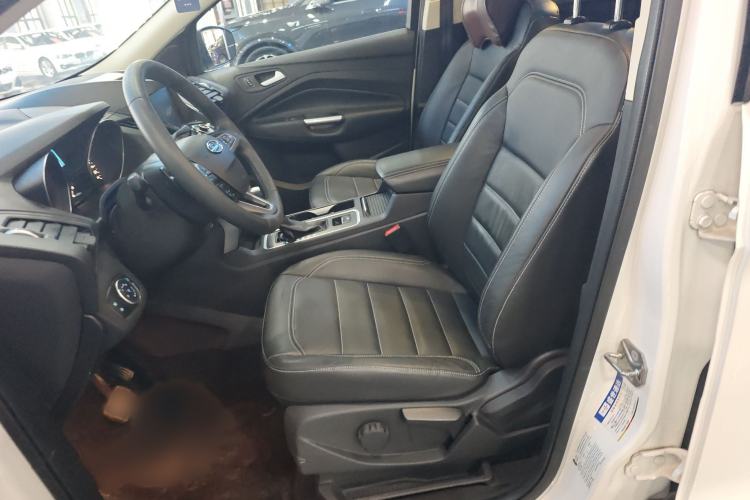 Used Ford Kuga 2017 EcoBoost 180 Two-Wheel-Drive Tiger Leap Model
